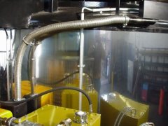 Dieselmotorabgas �ber V4A Schlauch nach oben verlegt