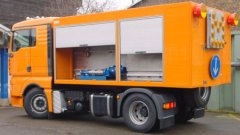 Frame, cladding and watertank for SCRIM truck